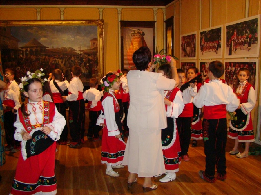 Folk costumes Dusho Hadzydekov Primary School - Plovdiv