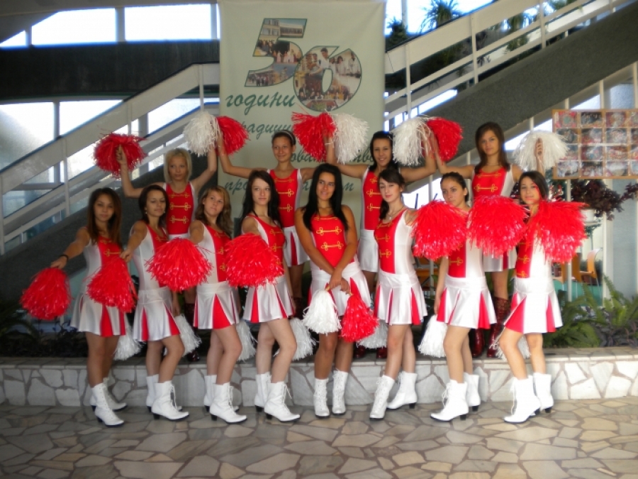 Sports cheerleading costumes Nova Zagora