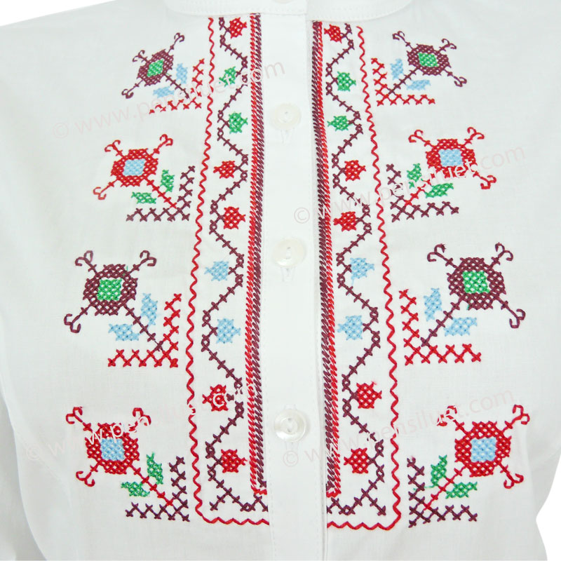 Women's blouse with embroidery 14M1